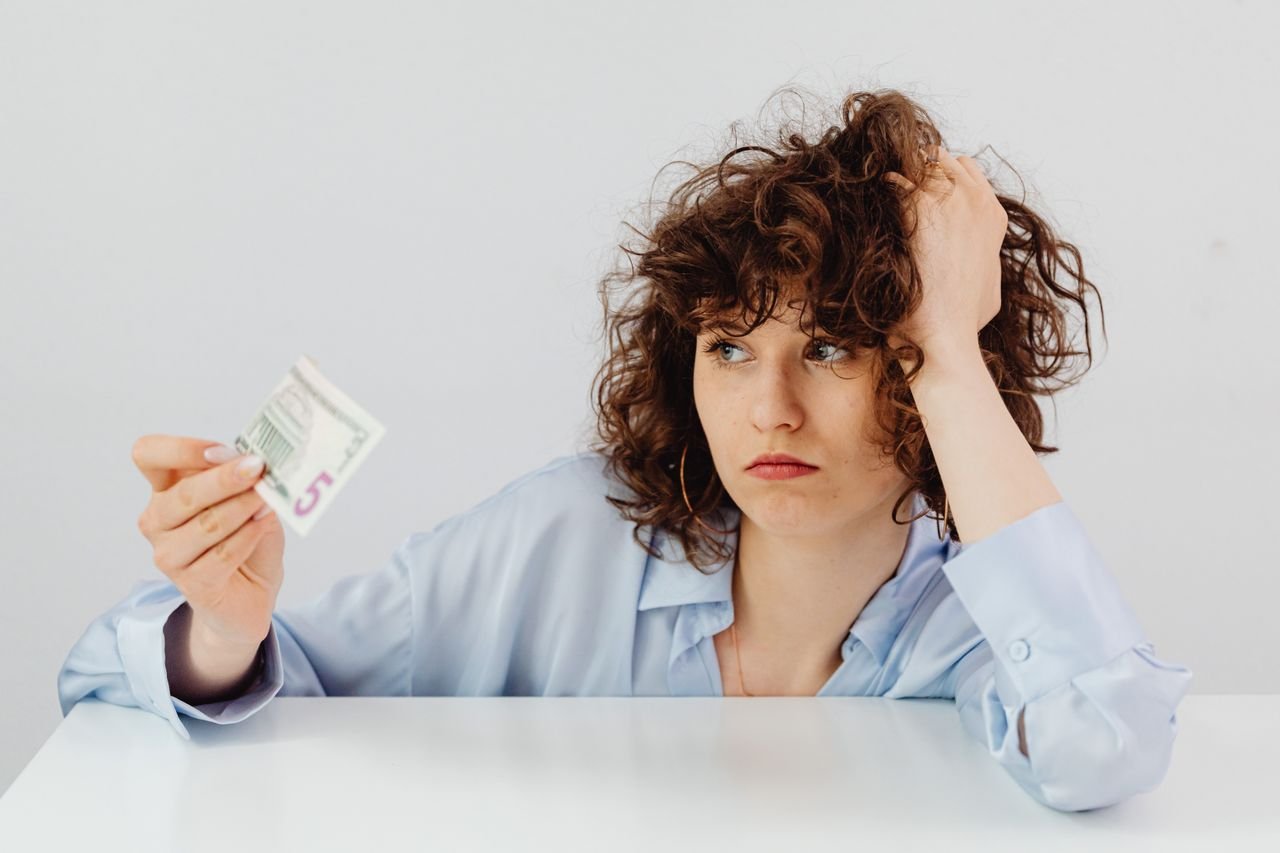 Financial Stress Shrinks Brain: Decades of Hardship Linked to Dementia Risk