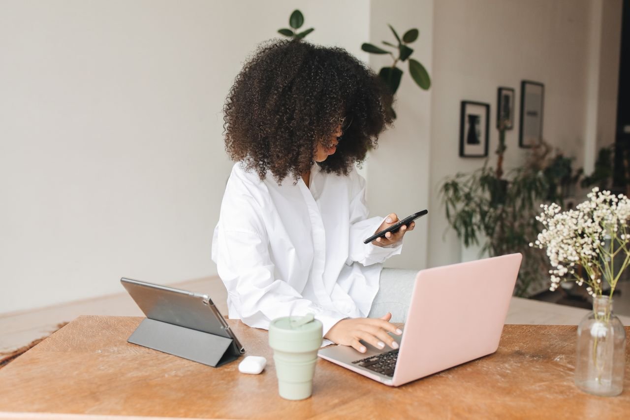 Can we really multitask? Georgetown study in Journal of Cognitive Neuroscience shows extensive practice lets brain reroute tasks from prefrontal cortex to temporal cortex for true multitasking.