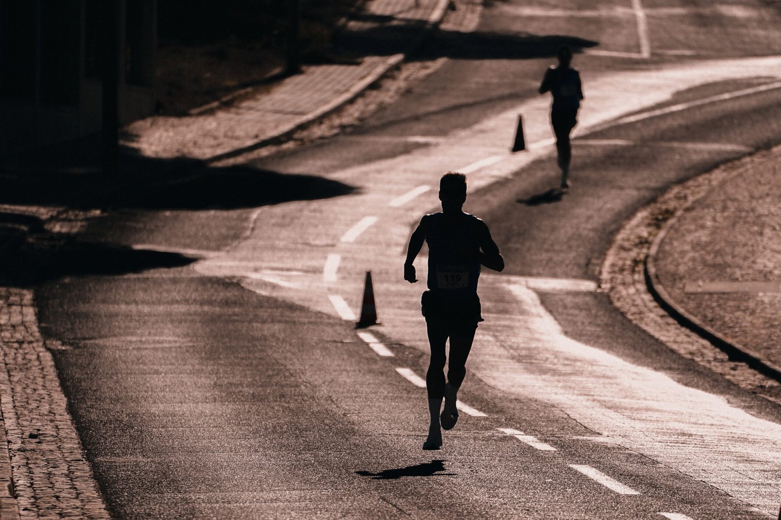 New research shows that ith use of continuous glucose monitoring CGM devices people with type 1 diabetes can complete marathon safely