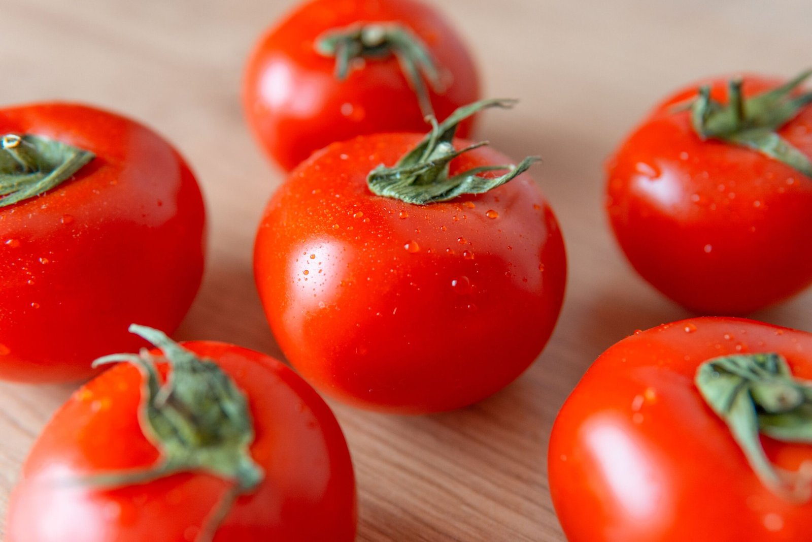 Tufts University study in Molecular Nutrition & Food Research finds colorless tomato compound phytoene sharply reduces fatty liver disease in mice by helping liver burn fat.