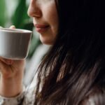Showa Pharmaceutical University study in Nutrients finds 20 students reported less fatigue and tension after 5 minutes beside brewed coffee without drinking, EEG relaxation index rose but heart rate unchanged.