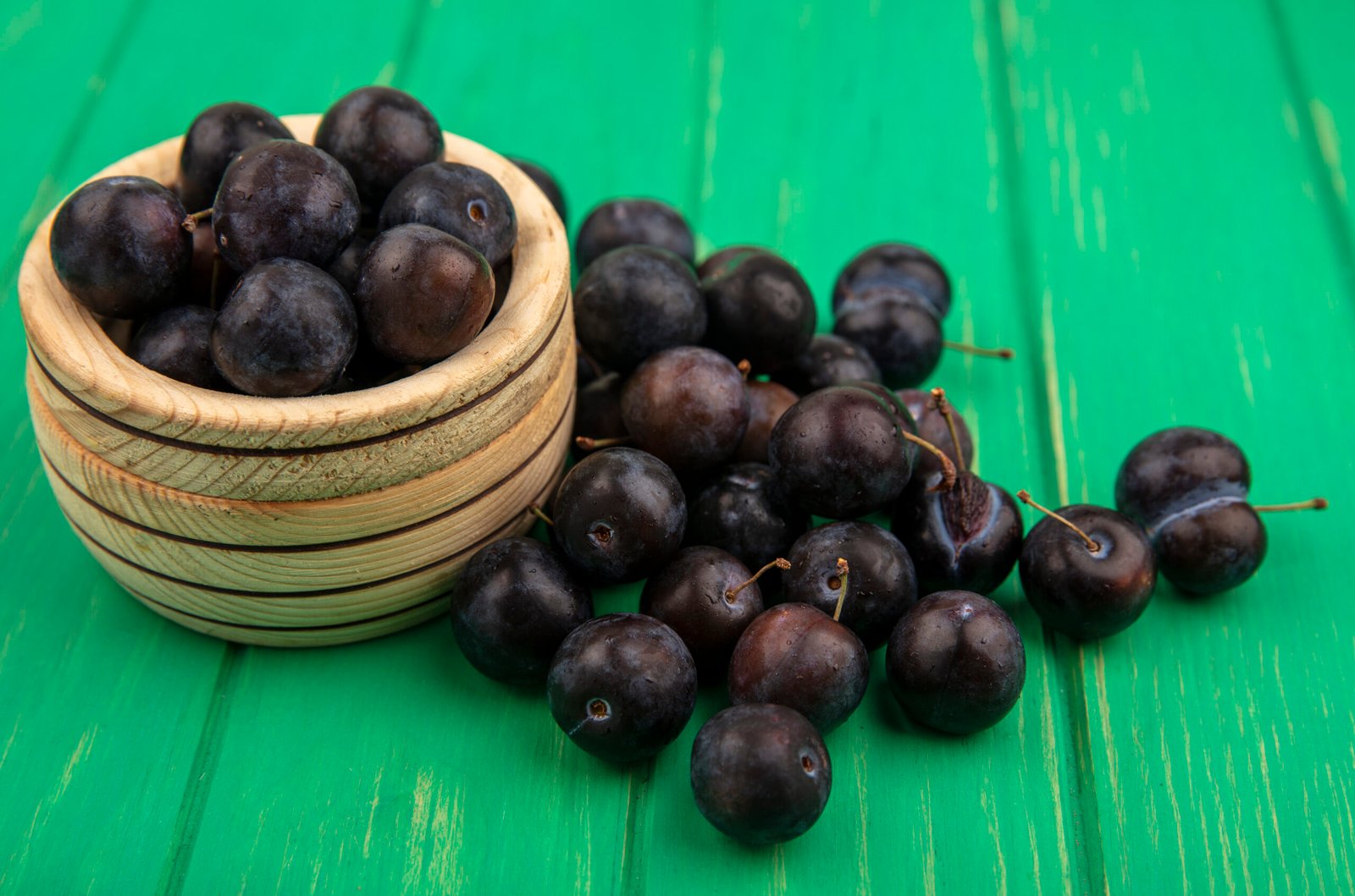 Jaboticaba dark-purple fruit Brazilian Atlantic Forest anthocyanins ellagitannins cyanidin-3-O-glucoside gut microbiota Bifidobacterium Lactobacillus SCFA metabolic health glucose IL-6.